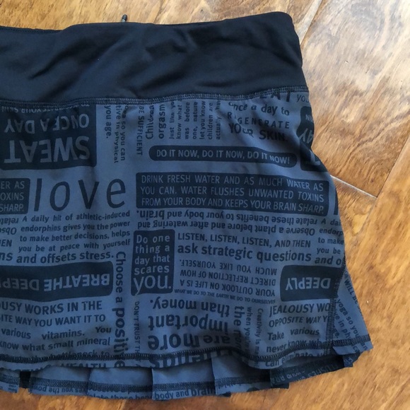 RARE lululemon Pace Setter Skirt manifesto 10 - Picture 4 of 8